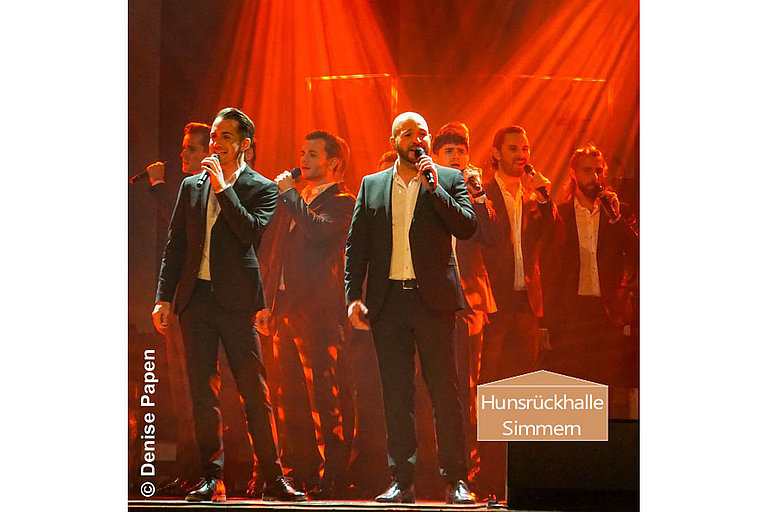 THE 12 TENORS