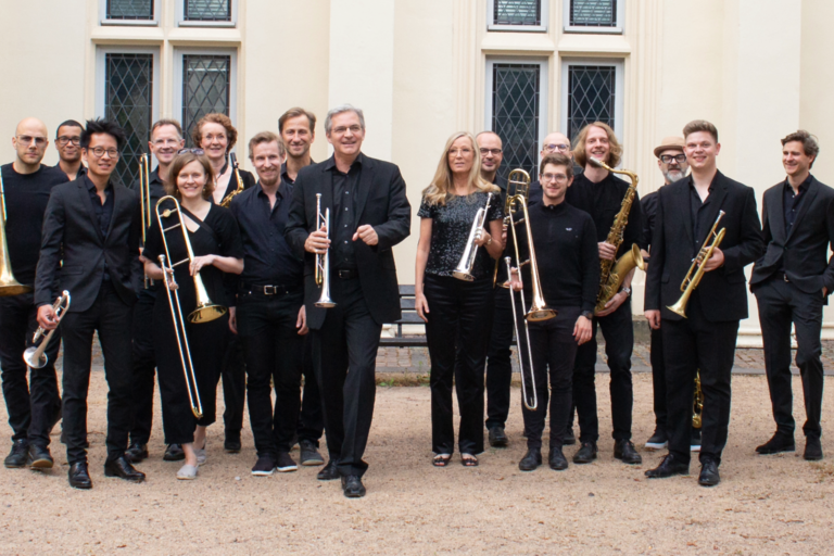 The Rhine Phillis Orchestra & Alexander Gelhausen